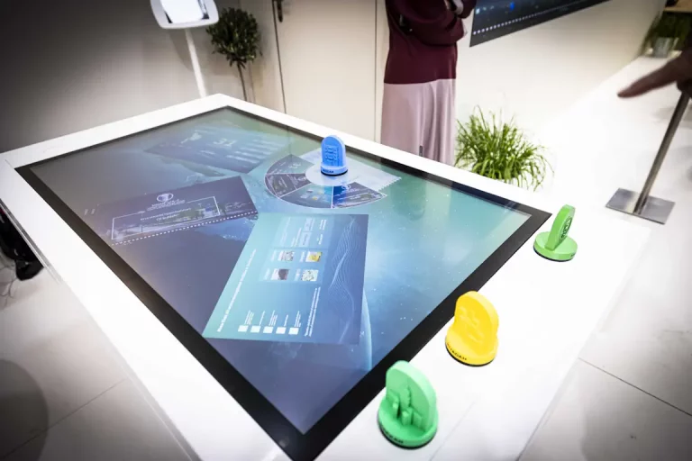 Touchtisch mit Objekterkennung und 3D-Drucken IFAT